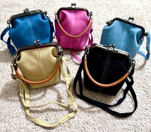 VINTAGE KISS-LOCK CROSSBODY BAG